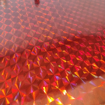 Folija rdeča hologramska s kvadratki metalizirana 50pol A4